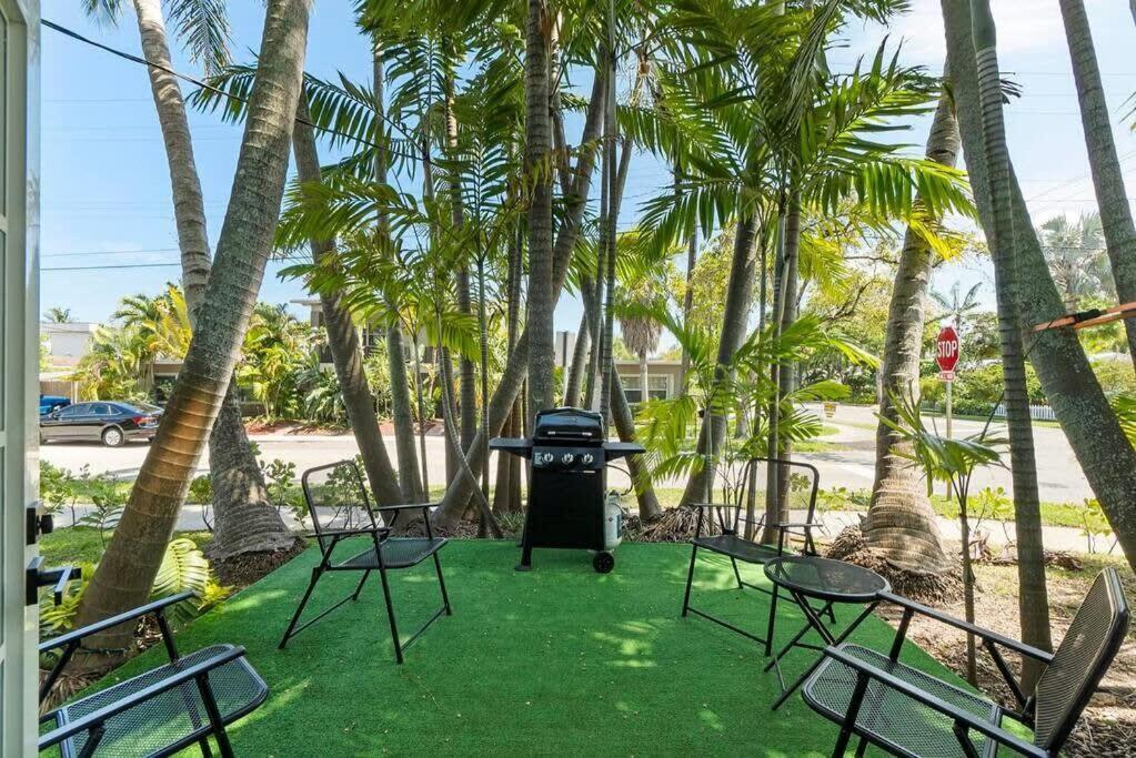 Walk To Las Olas Banyan Room Palm Paradise Inn Форт Лодърдейл Екстериор снимка