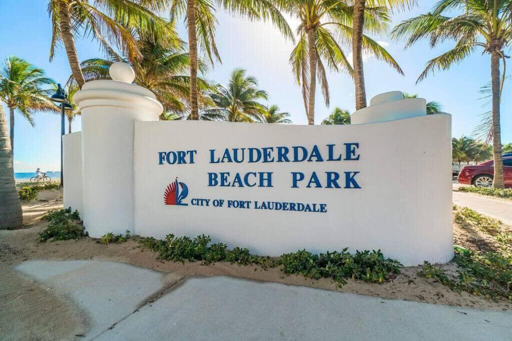 Walk To Las Olas Banyan Room Palm Paradise Inn Форт Лодърдейл Екстериор снимка
